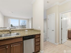 225 Logan Avenue S 317, Renton WA 98057