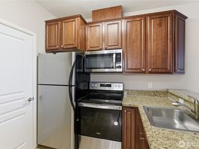 225 Logan Avenue S 317, Renton WA 98057