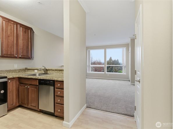 225 Logan Avenue S 317, Renton WA 98057