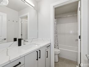 806 164th Street SW B3, Lynnwood WA 98037