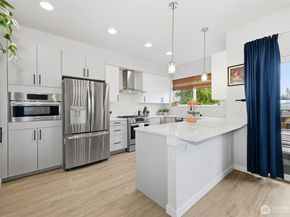 806 164th Street SW B3, Lynnwood WA 98037