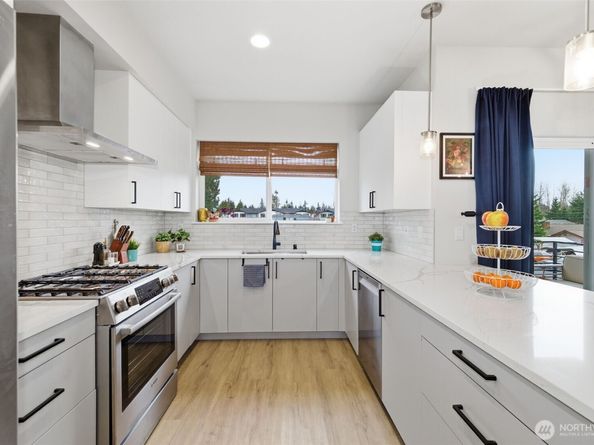 806 164th Street SW B3, Lynnwood WA 98037