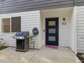 806 164th Street SW B3, Lynnwood WA 98037