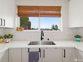 806 164th Street SW B3, Lynnwood WA 98037