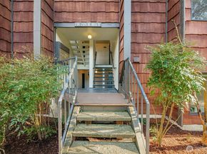 2316 NE 89th Street 2316, Seattle WA 98115