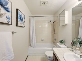 2316 NE 89th Street 2316, Seattle WA 98115