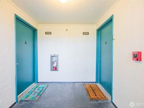 2316 NE 89th Street 2316, Seattle WA 98115