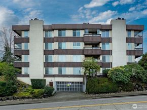 3421 SW Roxbury Street 401, Seattle WA 98126