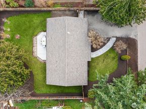 922 208th Ave NE, Sammamish WA 98074