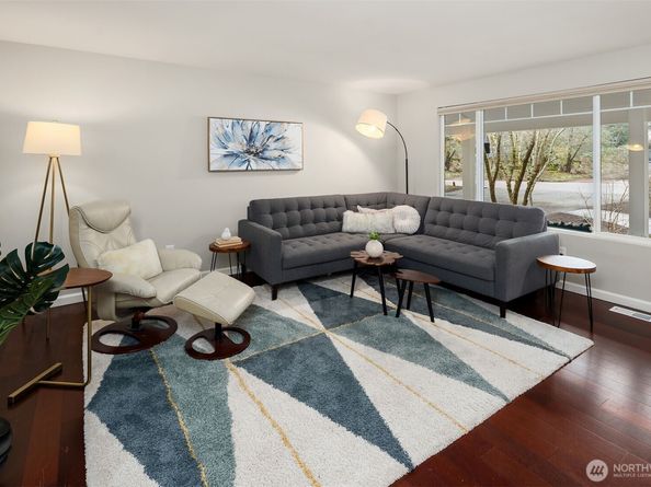 922 208th Ave NE, Sammamish WA 98074