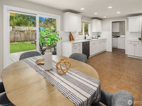 922 208th Ave NE, Sammamish WA 98074