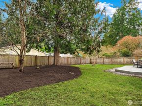 922 208th Ave NE, Sammamish WA 98074