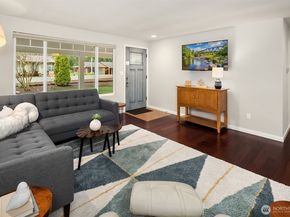 922 208th Ave NE, Sammamish WA 98074