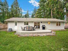 922 208th Ave NE, Sammamish WA 98074