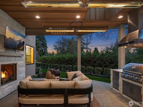 822 91st Avenue NE, Bellevue WA 98004