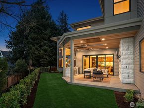 822 91st Avenue NE, Bellevue WA 98004