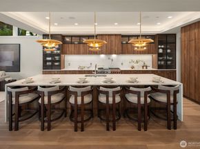 822 91st Avenue NE, Bellevue WA 98004