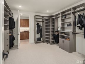 822 91st Avenue NE, Bellevue WA 98004