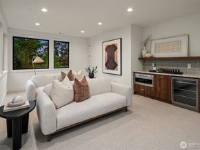 822 91st Avenue NE, Bellevue WA 98004