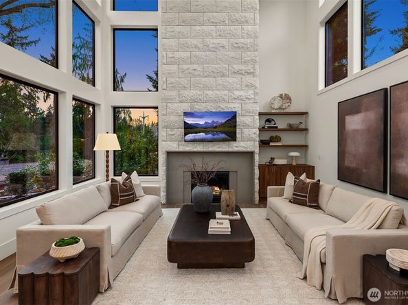 822 91st Avenue NE, Bellevue WA 98004