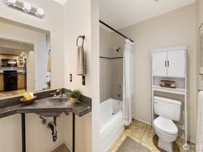 2414 1st Avenue 707, Seattle WA 98121