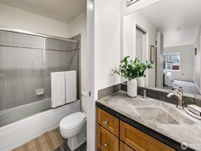 2414 1st Avenue 707, Seattle WA 98121