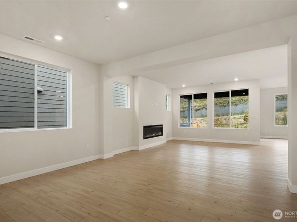 23779 Marinwood Circle NE 03112, Kingston WA 98346