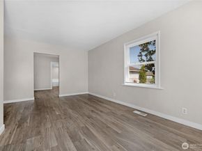 1925 Lombard Avenue A, Everett WA 98201