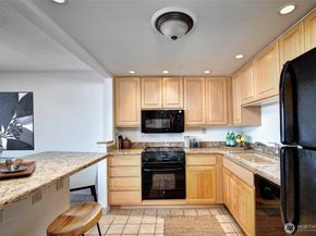 6535 Seaview Avenue NW 409B, Seattle WA 98117