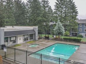 4629 W Lake Sammamish Parkway SE H206, Issaquah WA 98027