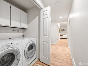 12412 NE 4th Place, Bellevue WA 98005