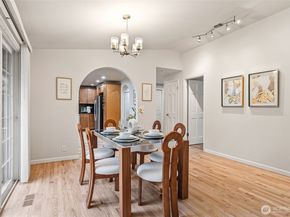 12412 NE 4th Place, Bellevue WA 98005