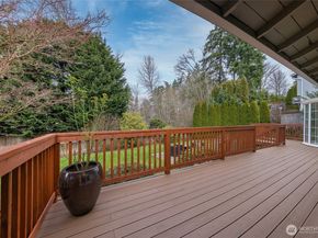 12412 NE 4th Place, Bellevue WA 98005