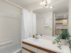 211 Summit Avenue E S218, Seattle WA 98102