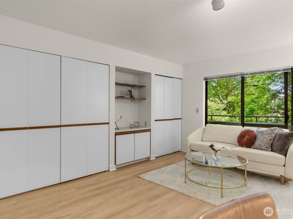 211 Summit Avenue E S218, Seattle WA 98102