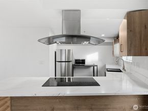 11920 98th Avenue NE 206, Kirkland WA 98034