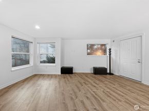 11920 98th Avenue NE 206, Kirkland WA 98034