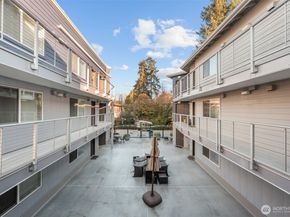 11920 98th Avenue NE 206, Kirkland WA 98034