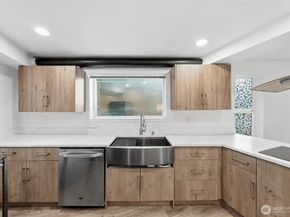 11920 98th Avenue NE 206, Kirkland WA 98034