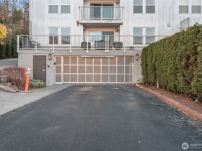 11920 98th Avenue NE 206, Kirkland WA 98034