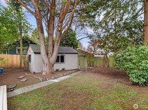 8060 Dibble Avenue NW, Seattle WA 98117