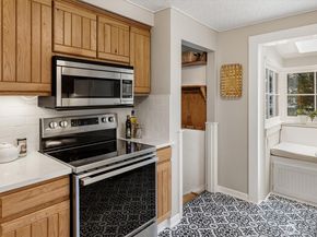 8060 Dibble Avenue NW, Seattle WA 98117