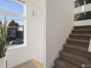 9242 A 17th Avenue SW, Seattle WA 98106