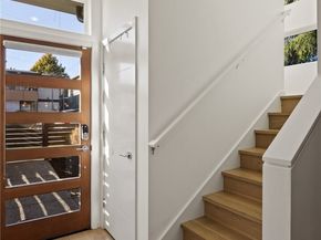 9242 A 17th Avenue SW, Seattle WA 98106