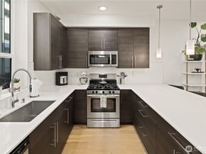 9242 A 17th Avenue SW, Seattle WA 98106