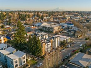9242 A 17th Avenue SW, Seattle WA 98106