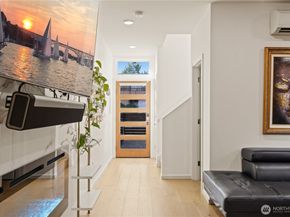 9242 A 17th Avenue SW, Seattle WA 98106