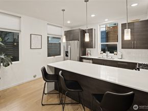 9242 A 17th Avenue SW, Seattle WA 98106