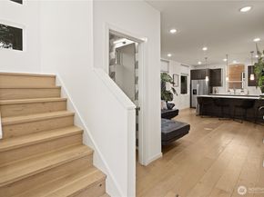 9242 A 17th Avenue SW, Seattle WA 98106