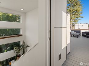 9242 A 17th Avenue SW, Seattle WA 98106